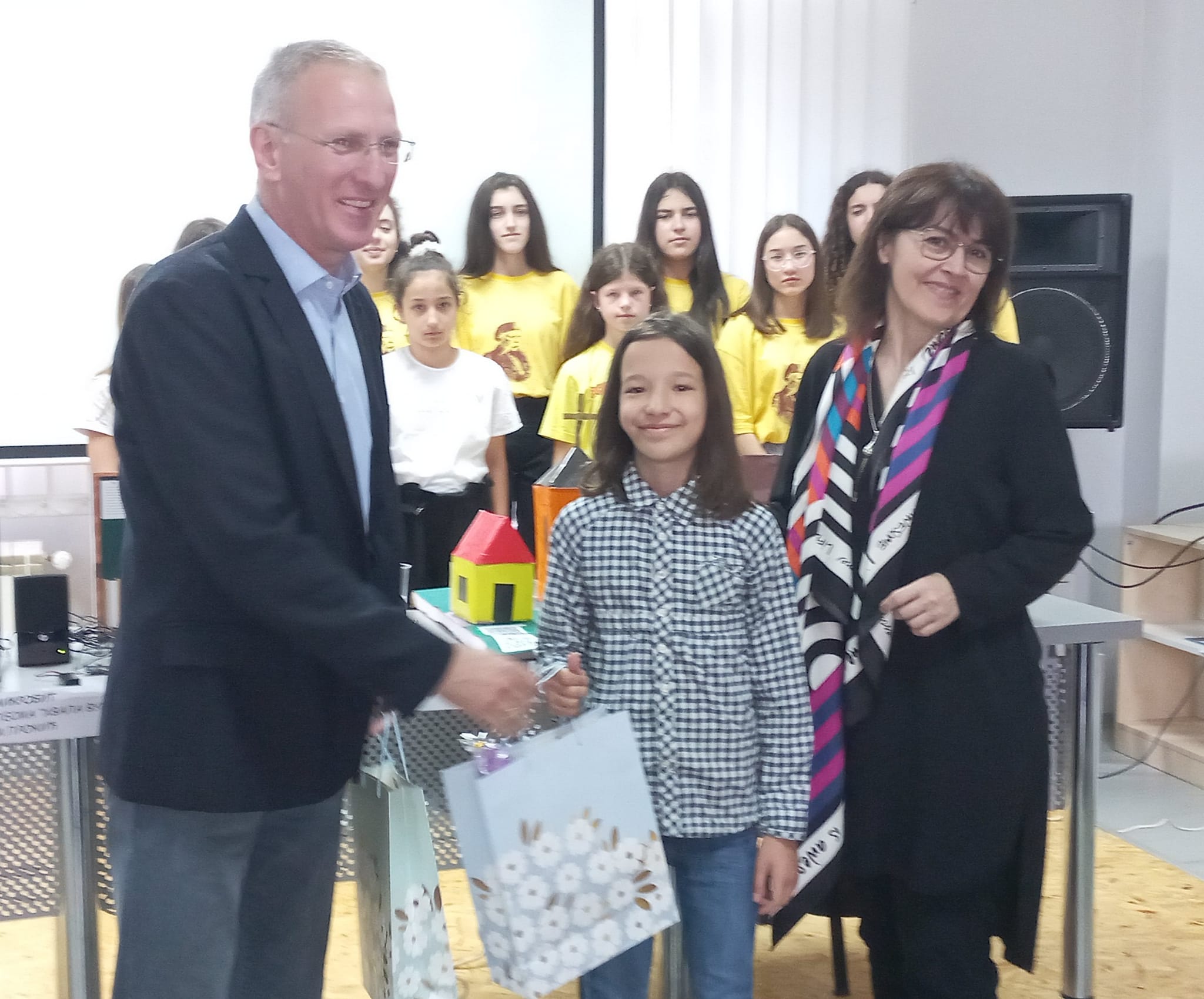 Милица Максимовић освојила прво место на ликовном конкурсу ЦСУ